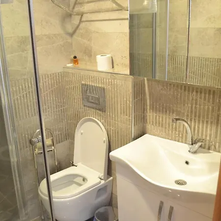 Kuyas Hotel Golbası